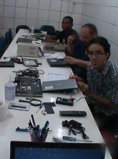 Pratica de conserto de Notebook em Sala de Aula